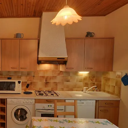 Appartement Avec Piscine à 40 M² Montpezat-de-Quercy