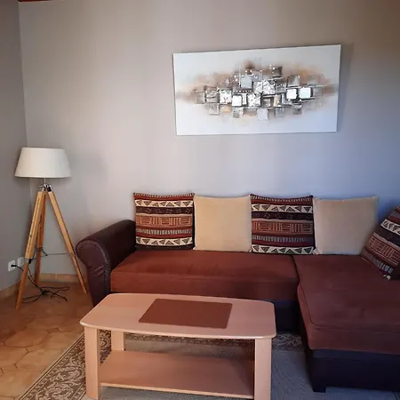 Avec Piscine à 40 M² *