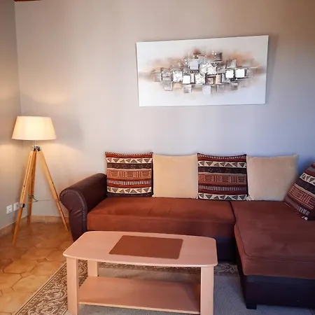 Apartment Avec Piscine A 40 M² *